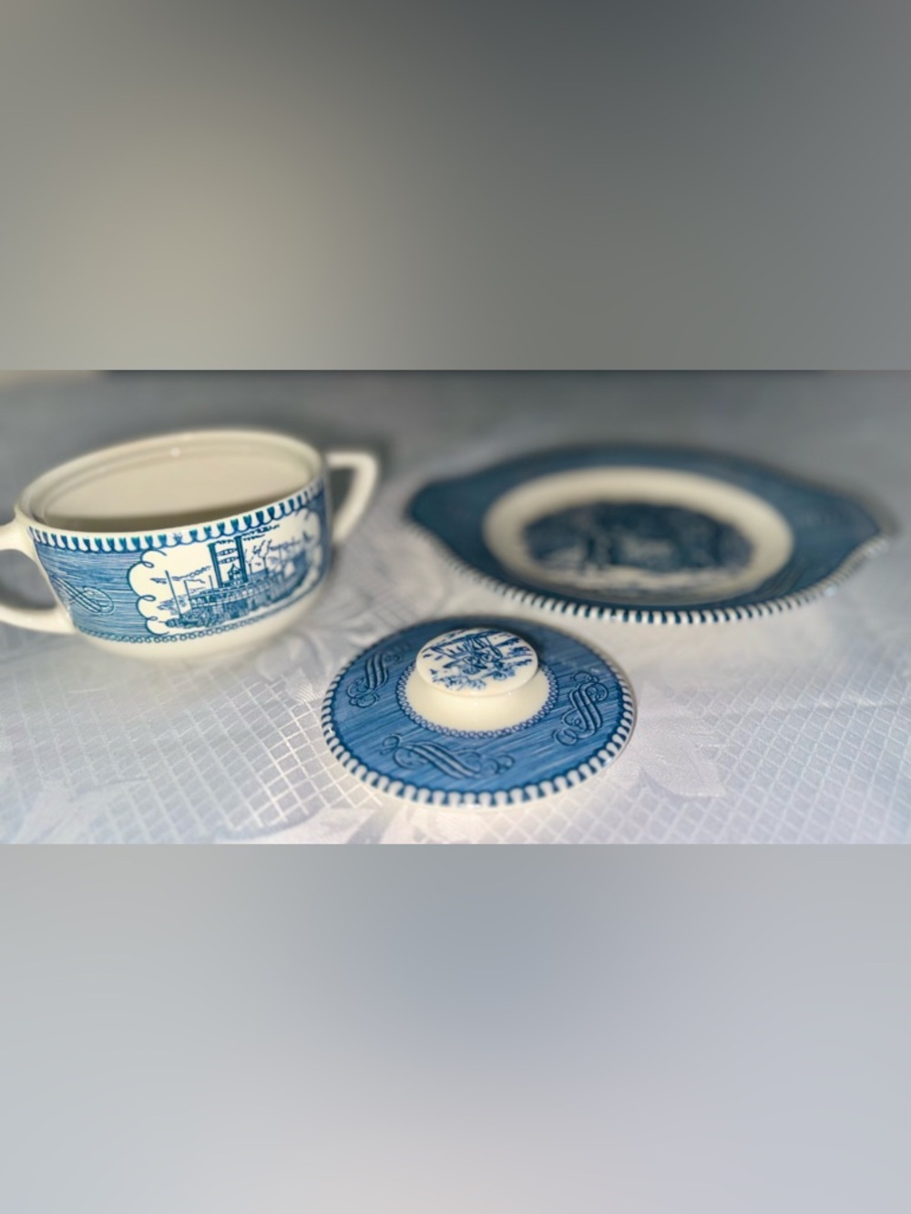 SOLD! -Currier & Ives Blue & White Sugar Bowl w/ Lid & Plate – Vintage - Picture 9 of 14